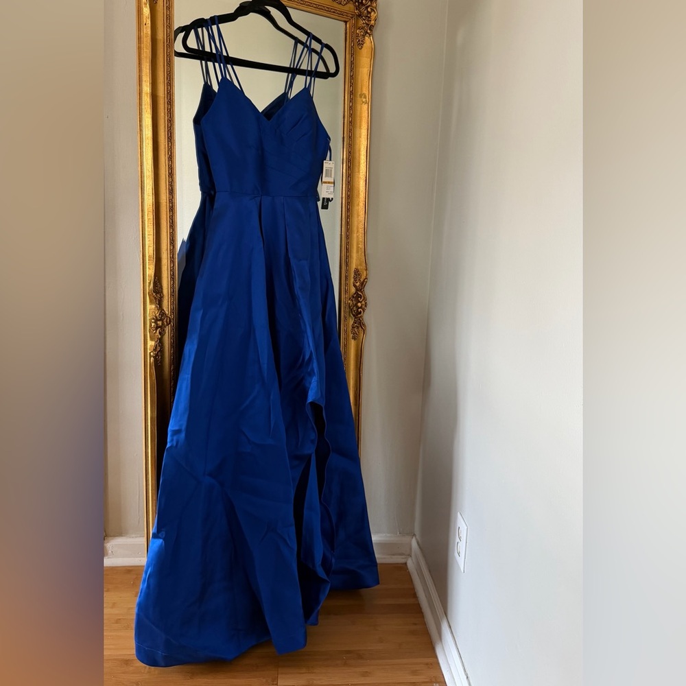 Elegant Blue Evening Gown